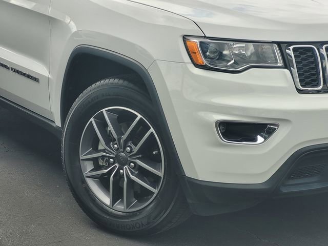 Certified 2020 Jeep Grand Cherokee Laredo w/ 18" Wheel & 8.4" Radio Group image 3