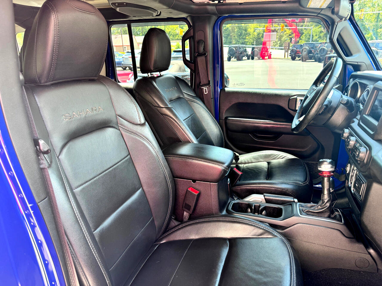 Used 2018 Jeep Wrangler Unlimited Sahara w/ Cold Weather Group image 15