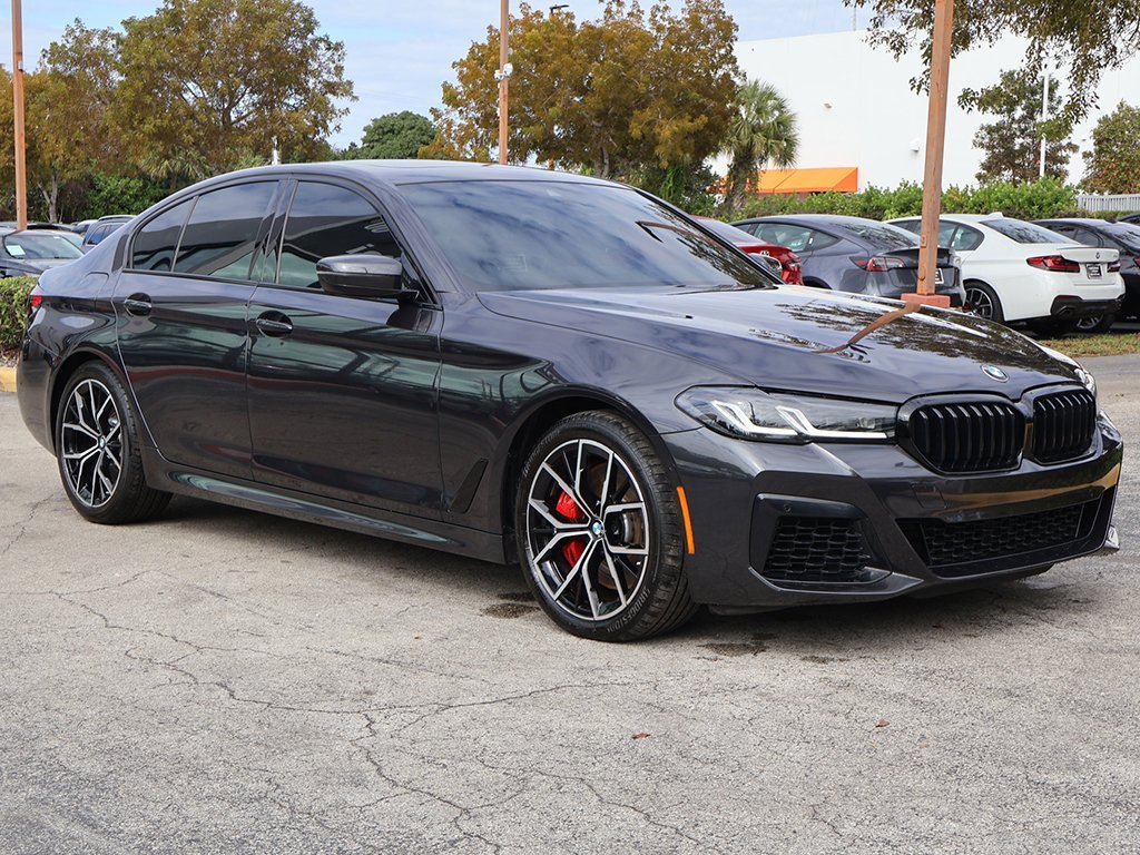 Used 2023 BMW 540i w/ M Sport Package image 2