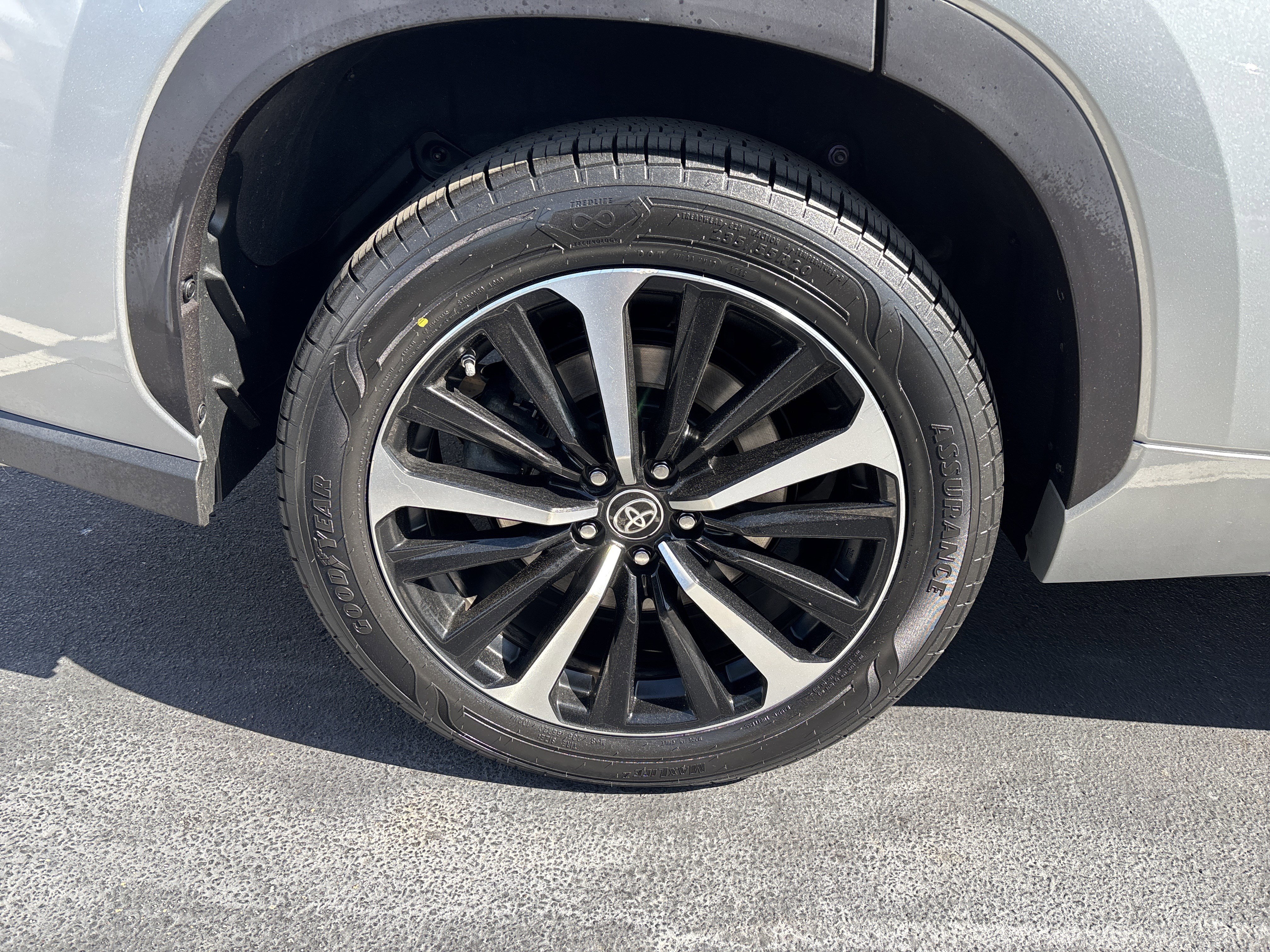 Used 2022 Toyota Highlander XSE AWD/4WD image 35