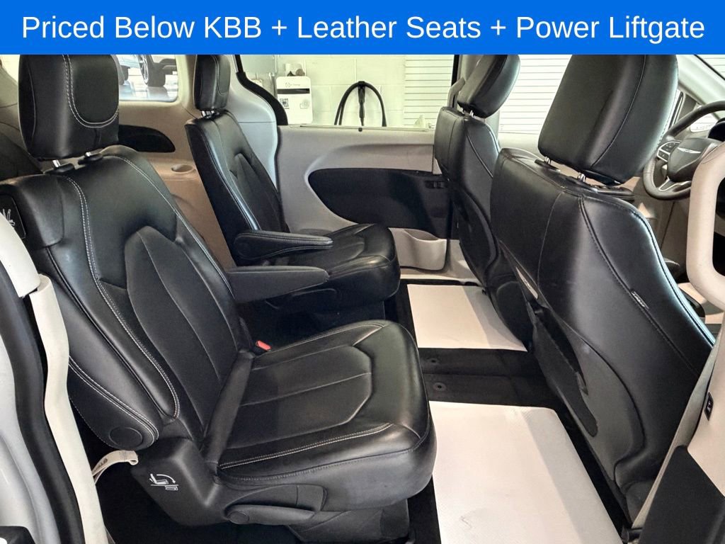 Used 2024 Chrysler Pacifica Touring-L FWD image 20
