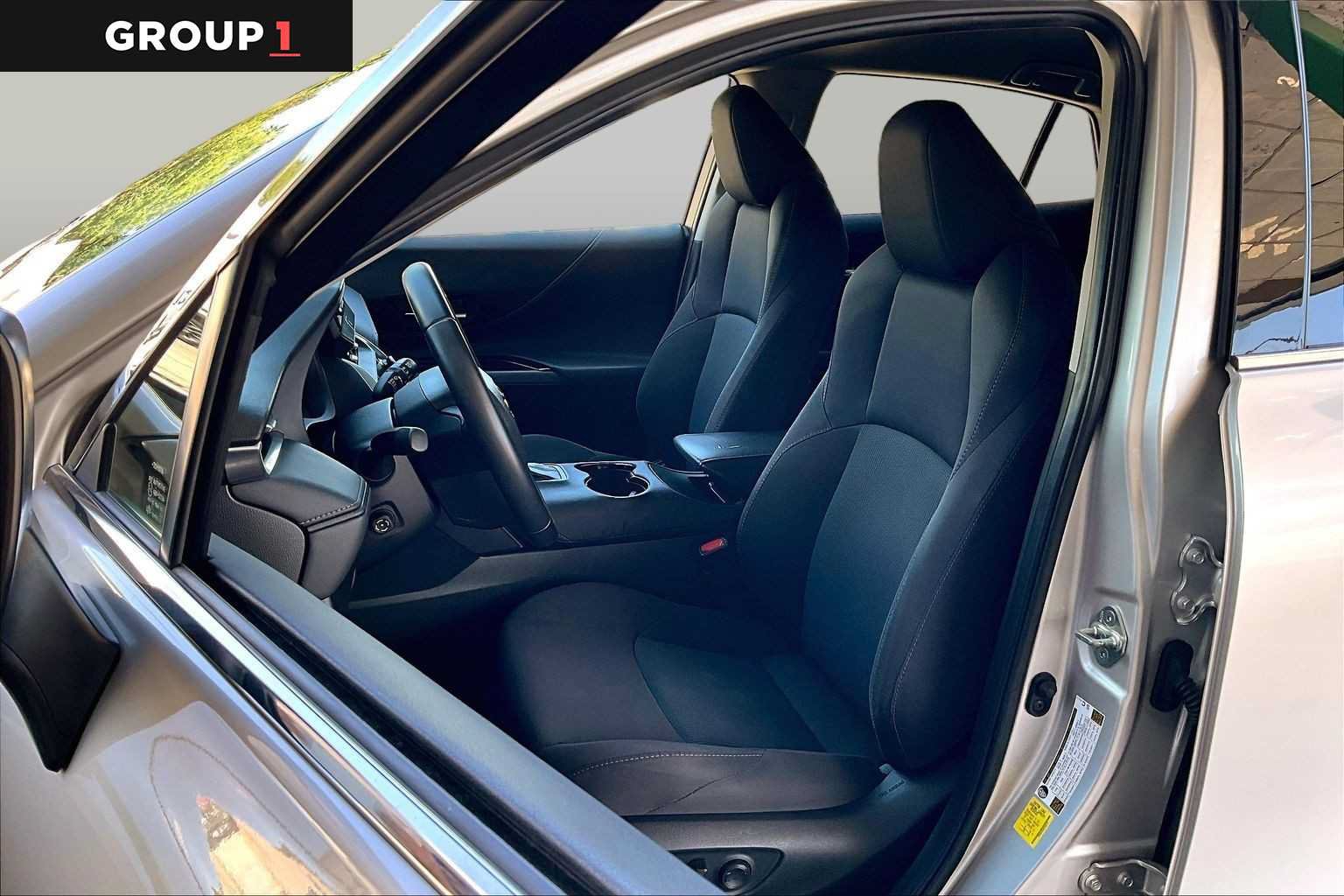 Used 2023 Toyota Venza LE AWD/4WD image 9