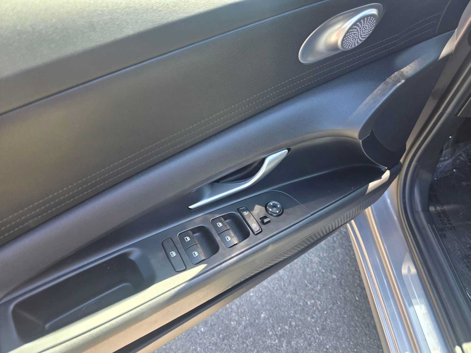 Used 2024 Hyundai Elantra SEL FWD image 19