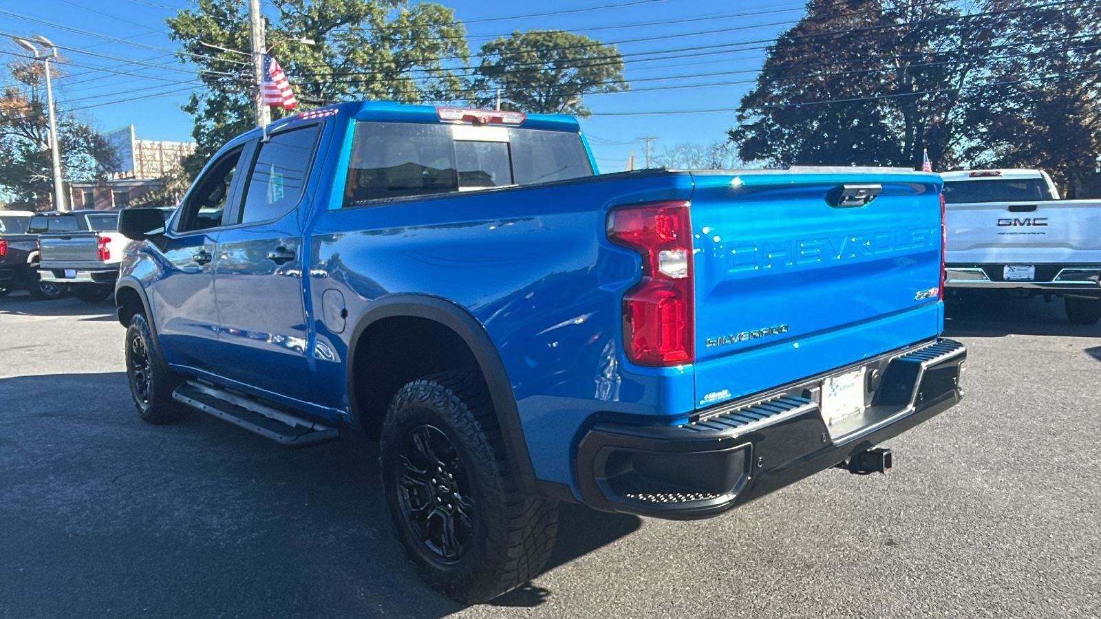 Used 2022 Chevrolet Silverado 1500 ZR2 w/ Technology Package image 4