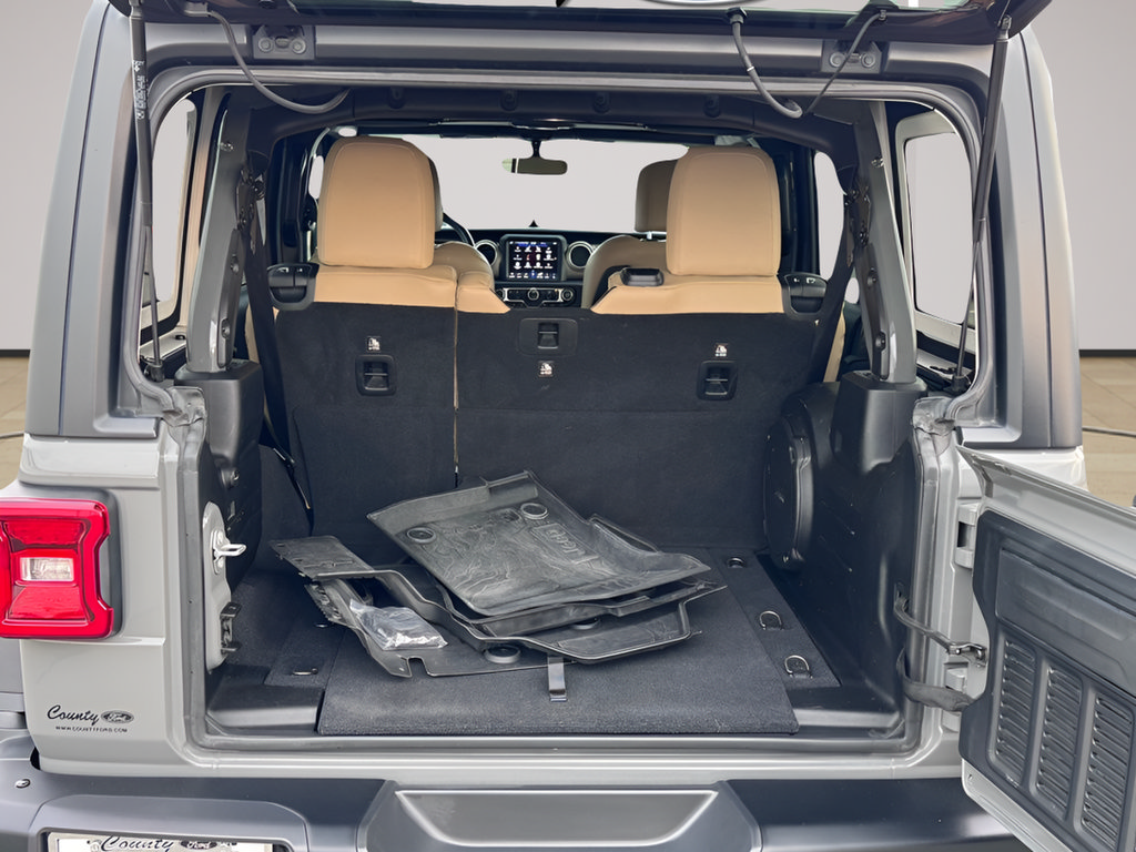 Used 2018 Jeep Wrangler Unlimited Rubicon AWD/4WD image 40