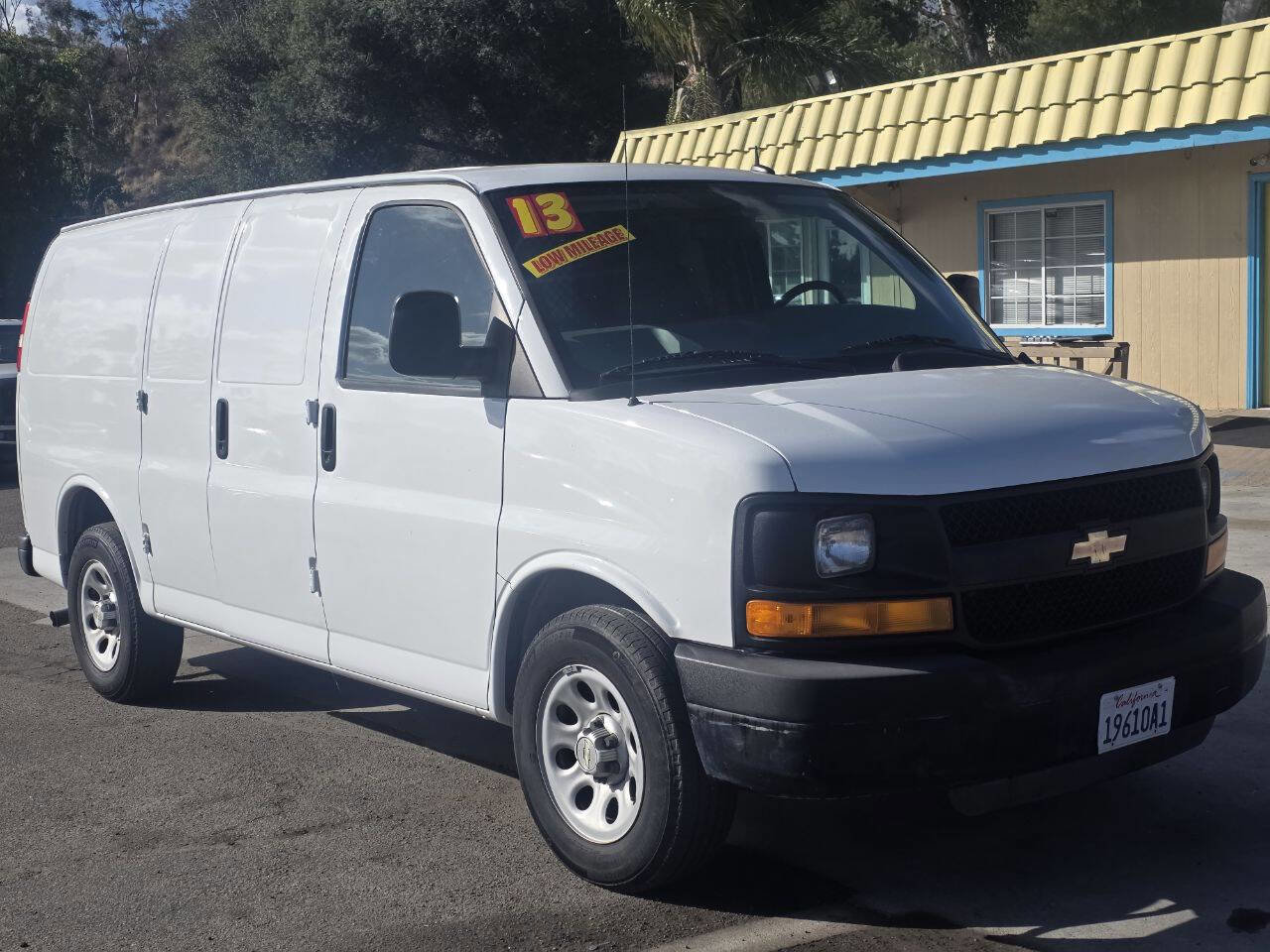 Used 2013 Chevrolet Express 1500 RWD image 1