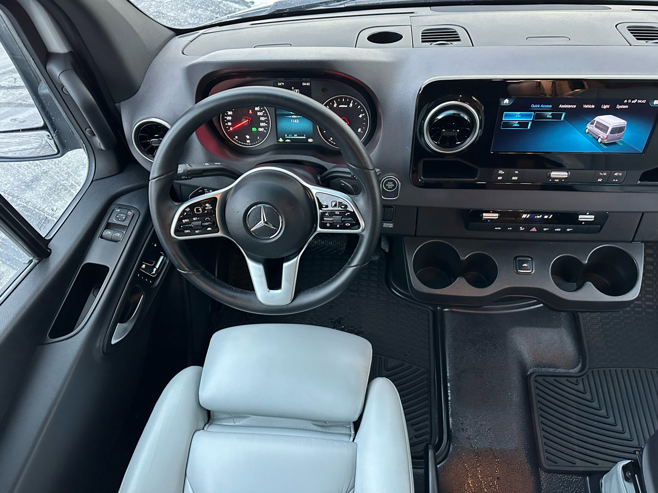 Used 2024 Mercedes-Benz Sprinter 3500 image 24