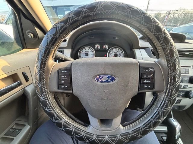 Used 2010 Ford Focus SEL image 9
