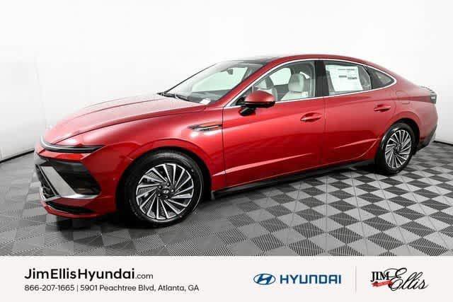 New 2025 Hyundai Sonata Limited FWD image 3