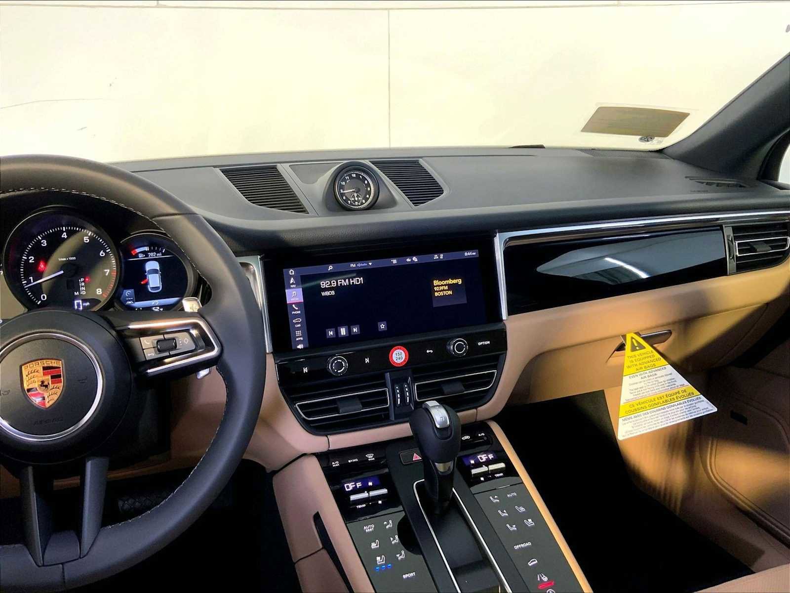 New 2026 Porsche Macan AWD/4WD image 16