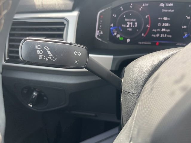 Certified 2022 Volkswagen Atlas Cross Sport SE w/ Panoramic Sunroof Package image 18