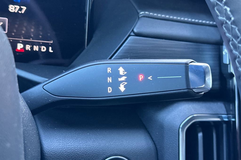 Used 2025 GMC Acadia Elevation FWD image 23