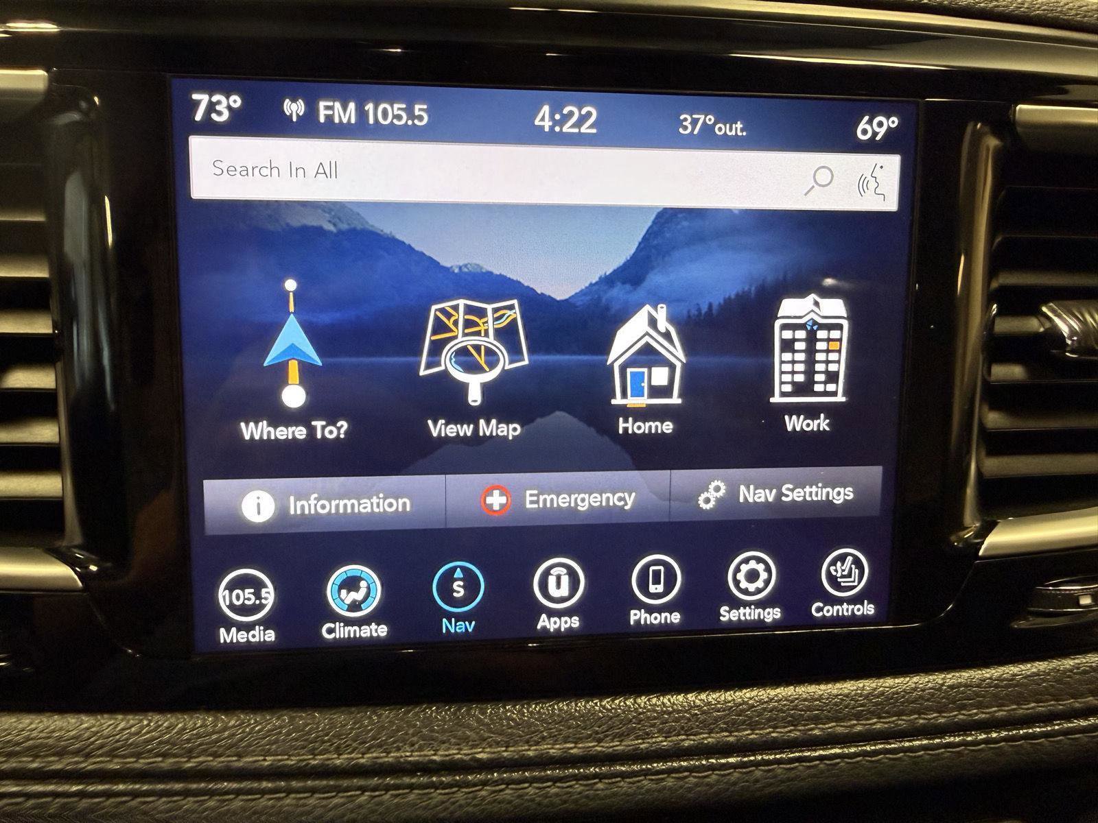 Used 2020 Chrysler Pacifica Limited image 26