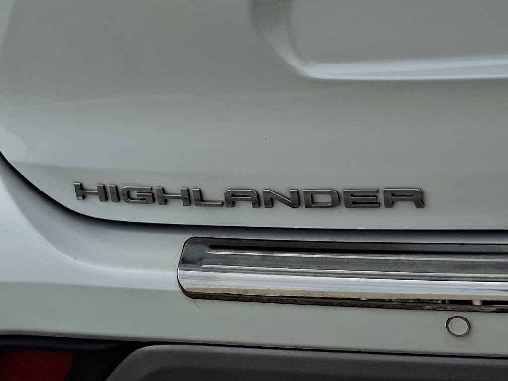 Used 2022 Toyota Highlander Platinum AWD/4WD image 32