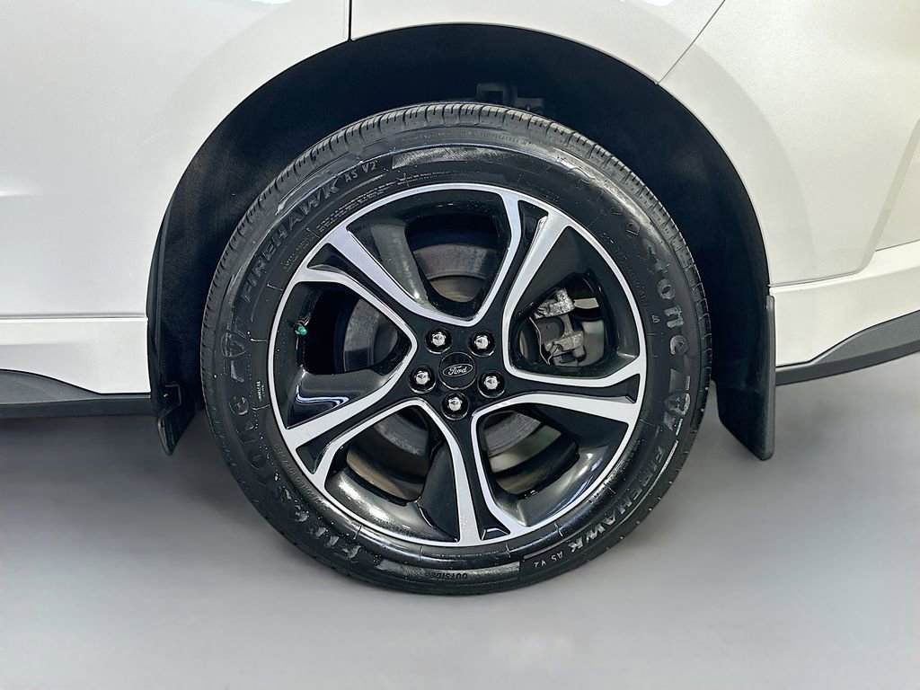 Used 2022 Ford Edge ST image 33
