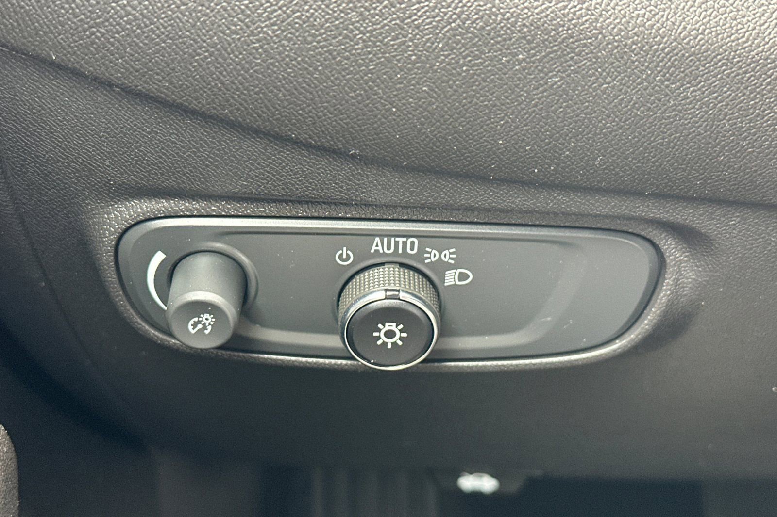 Used 2024 Chevrolet Equinox LS w/ LPO, Floor Liner Package FWD image 30