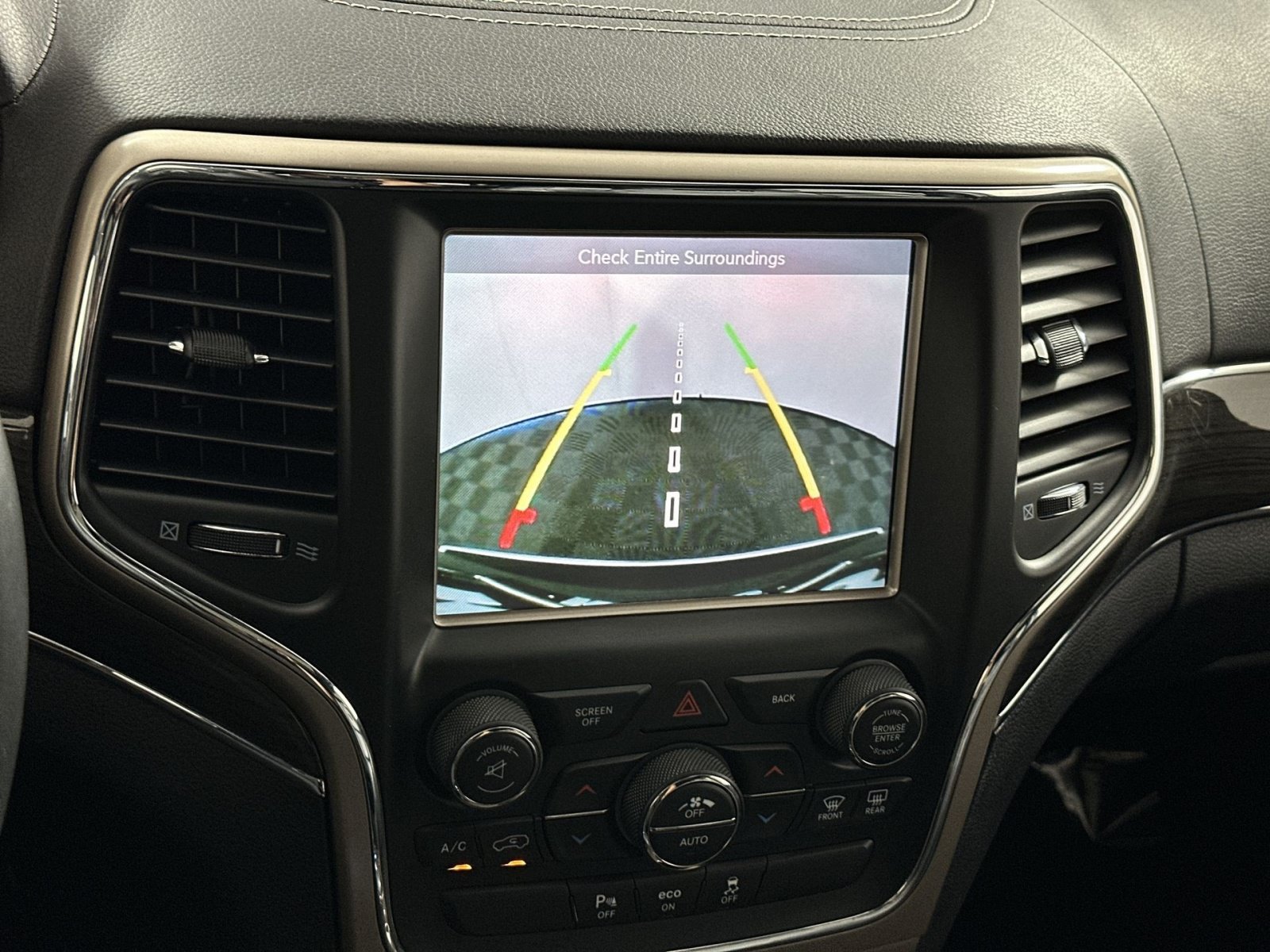 Used 2015 Jeep Grand Cherokee Overland AWD/4WD image 19