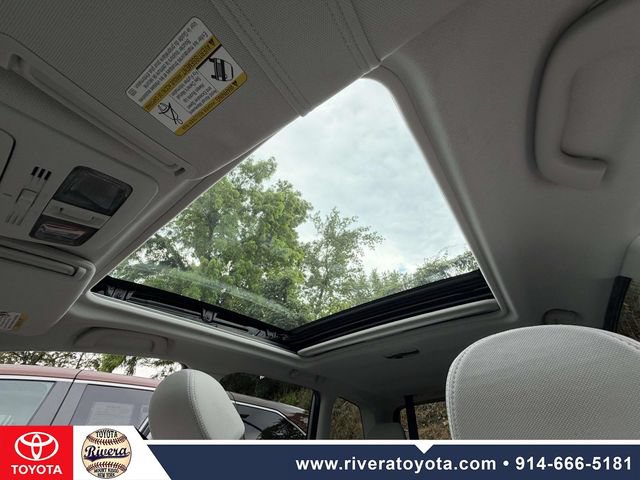 Used 2015 Subaru Forester 2.5i Premium w/ All-Weather Package AWD/4WD image 23