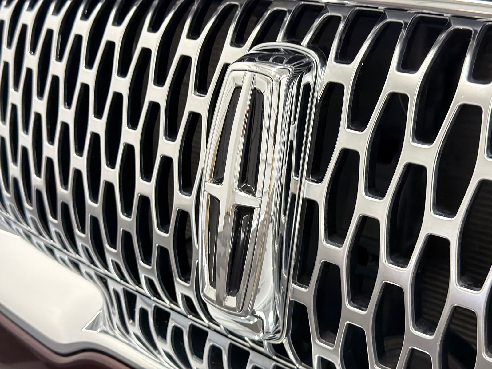 Used 2023 Lincoln Nautilus Reserve image 14