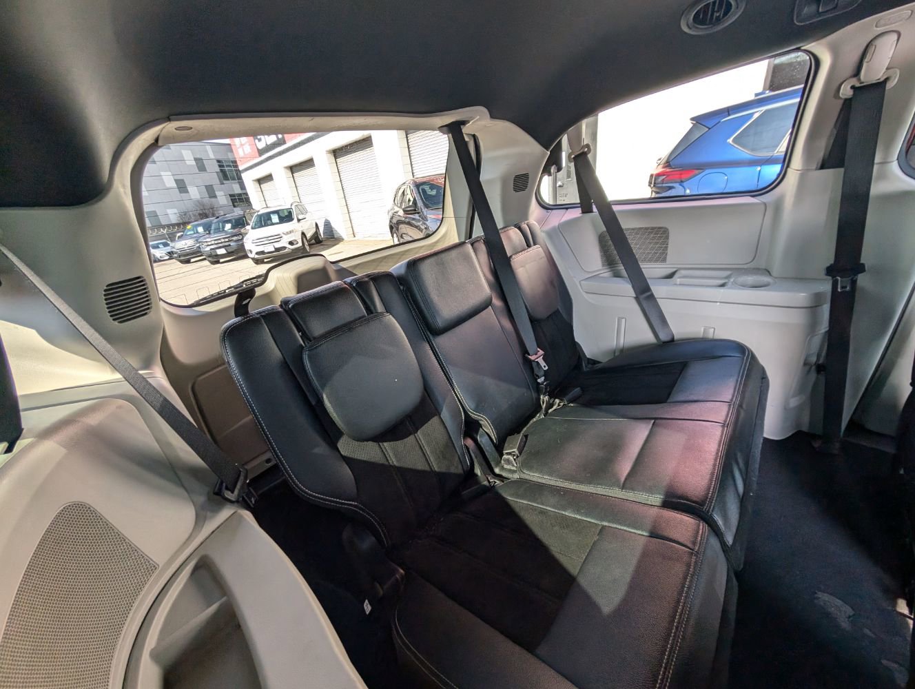 Used 2017 Dodge Grand Caravan SXT FWD image 17