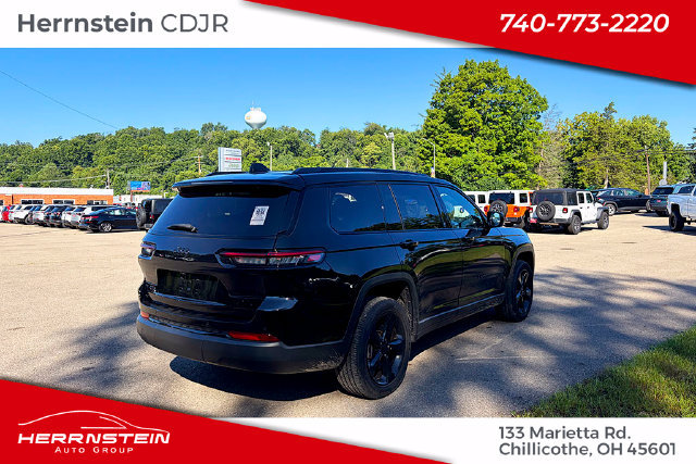 Used 2023 Jeep Grand Cherokee L Laredo AWD/4WD image 30