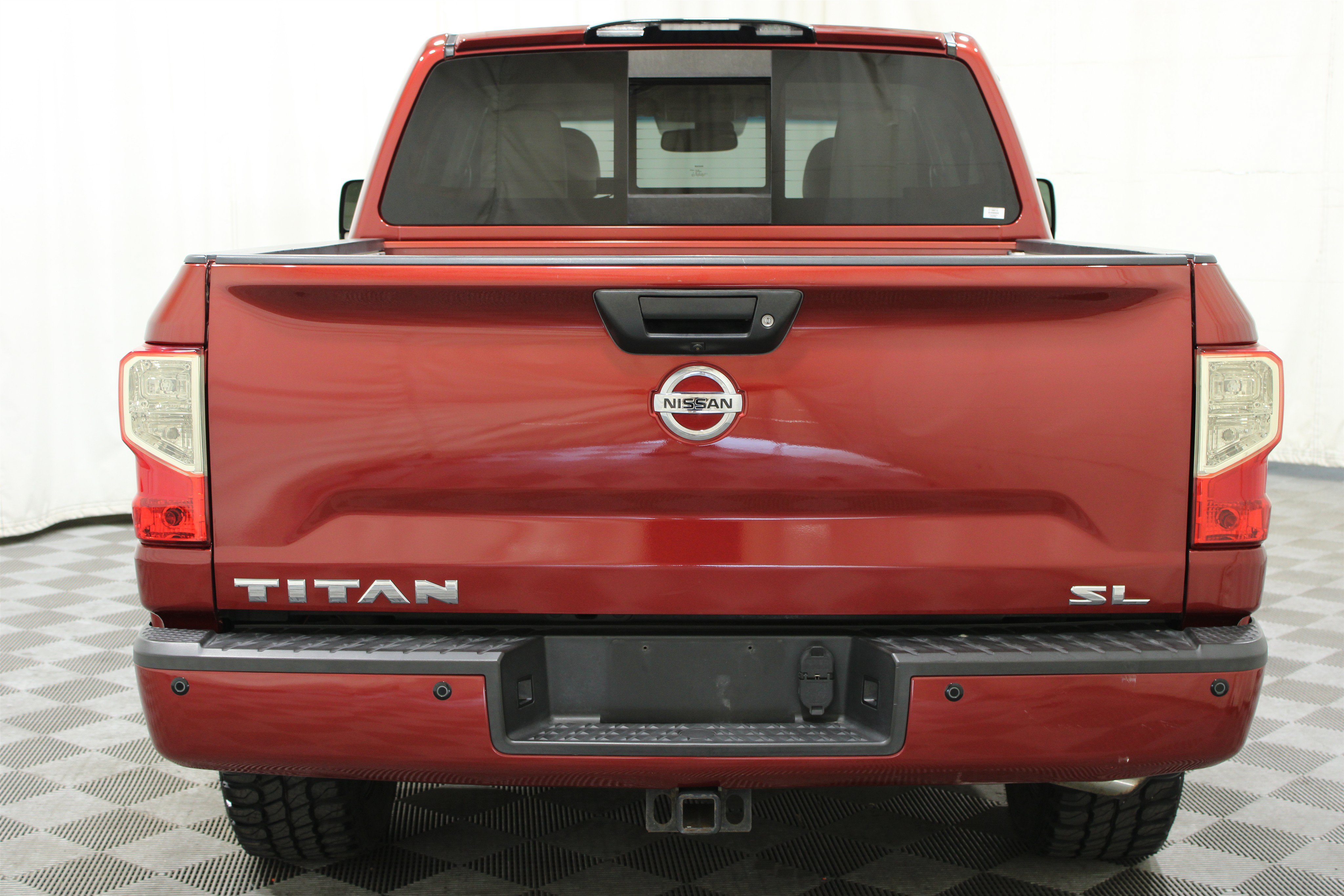 Used 2017 Nissan Titan SL w/ SL Towing Convenience Package RWD image 33