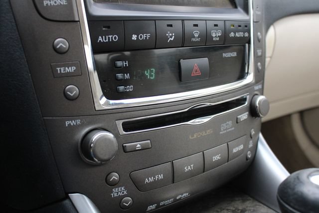 Used 2010 Lexus IS 350C RWD image 17