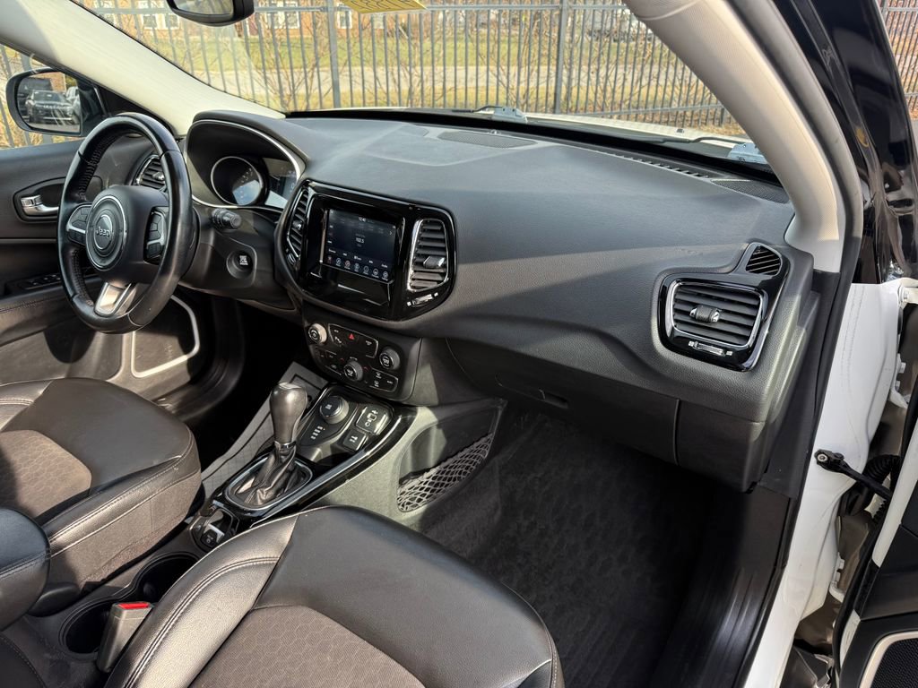 Used 2020 Jeep Compass Latitude image 15