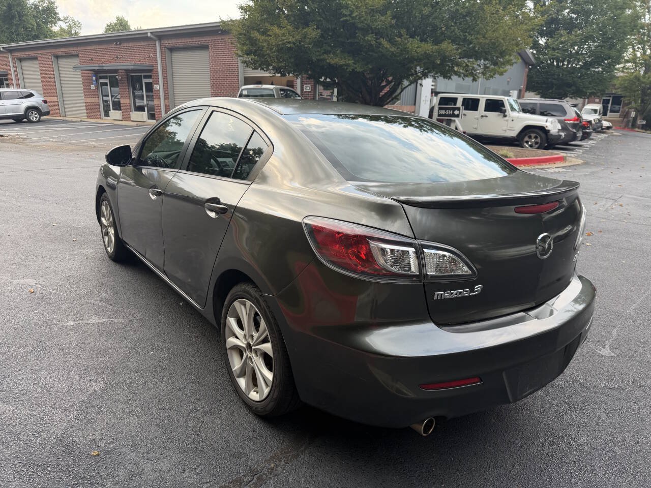 Used 2011 MAZDA MAZDA3 s Sport FWD image 3