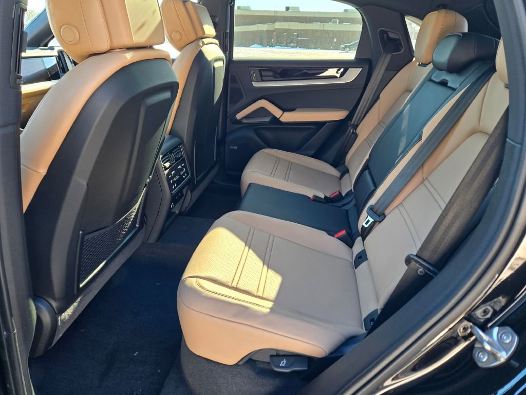 New 2026 Porsche Cayenne Coupe AWD/4WD image 29