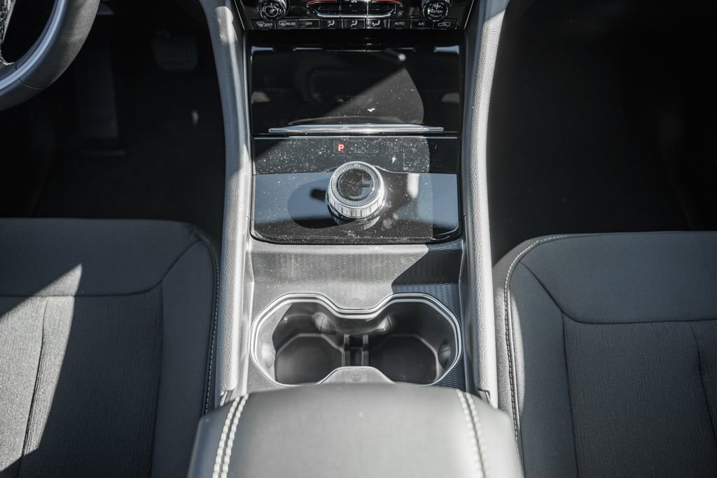 New 2025 Jeep Grand Cherokee Laredo X w/ Luxury Tech Group I image 25