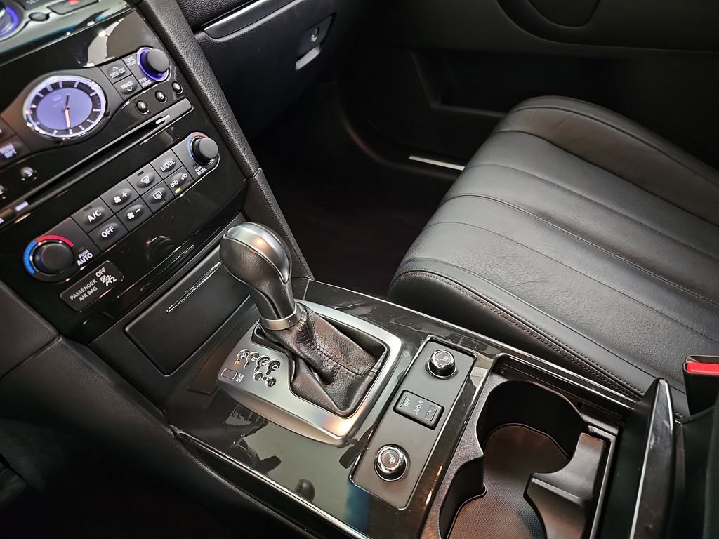 Used 2016 INFINITI QX70 AWD w/ Premium Package image 28