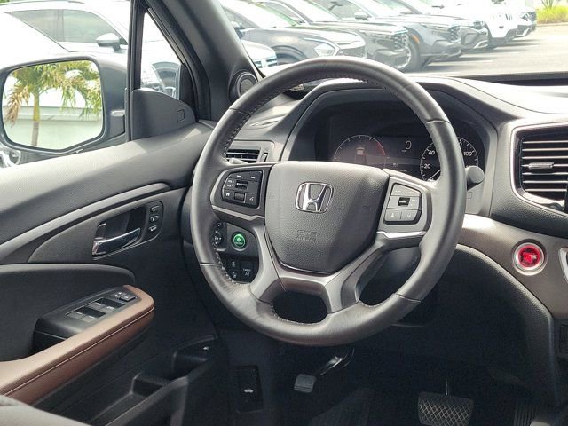 Certified 2025 Honda Ridgeline RTL image 3