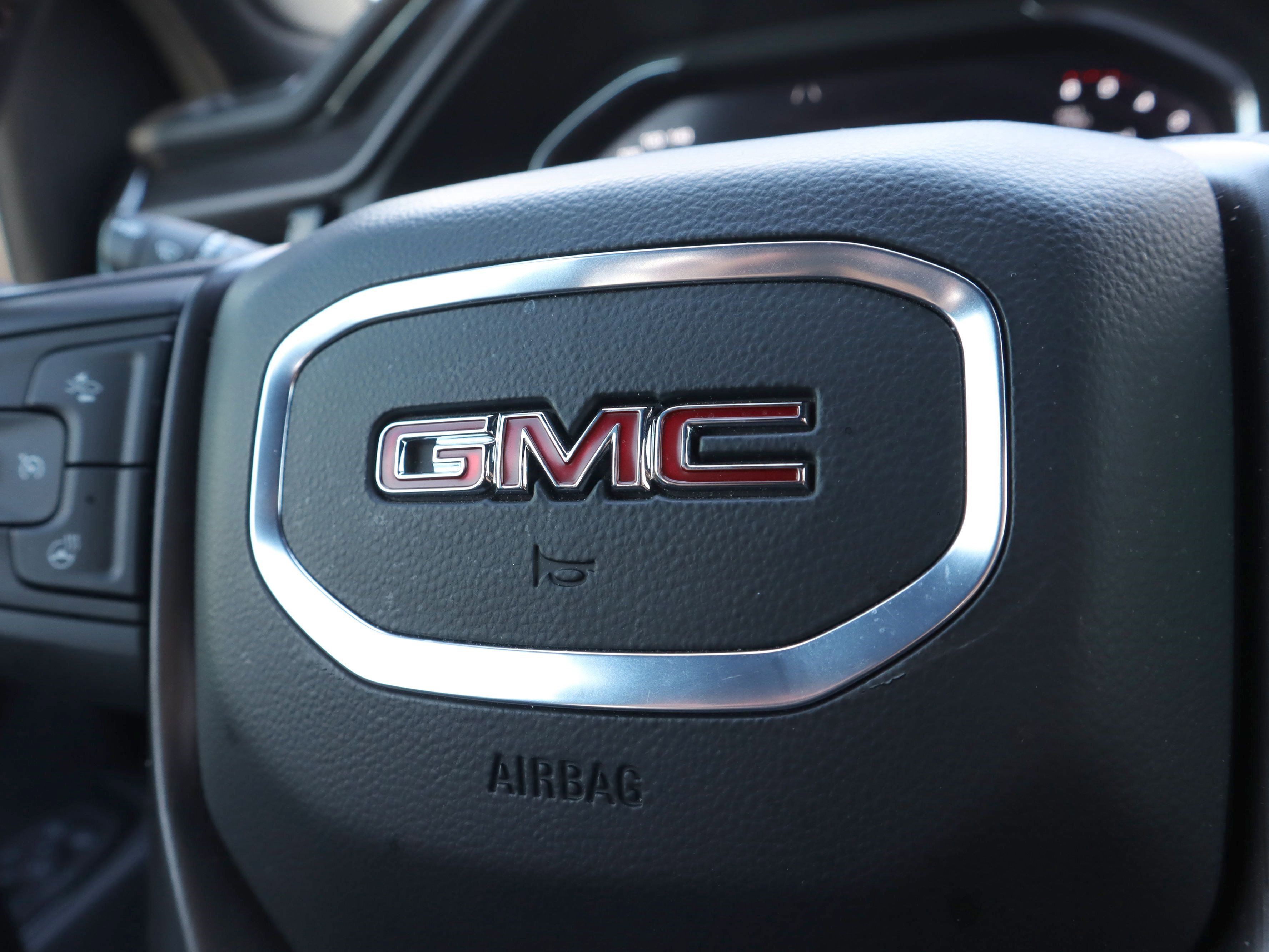 Used 2025 GMC Sierra 2500 AT4X image 27