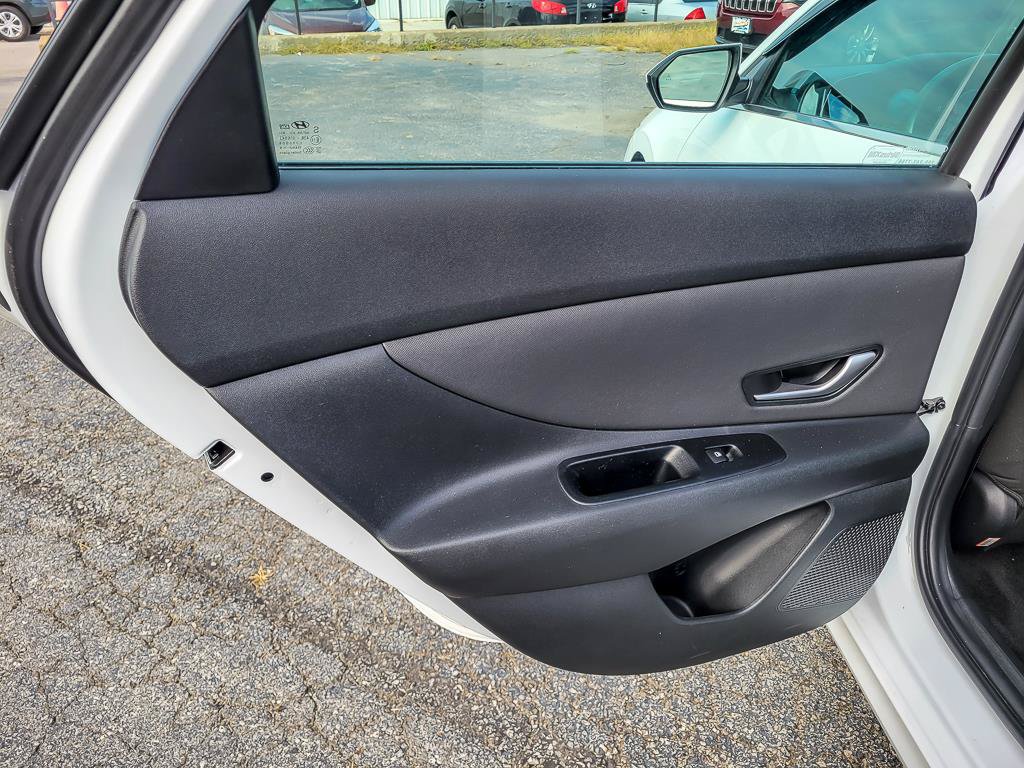 Used 2025 Hyundai Elantra SEL FWD image 26