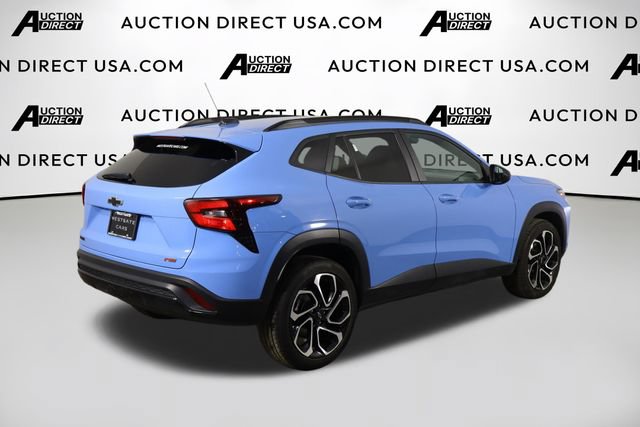Used 2024 Chevrolet Trax RS w/ Sunroof Package FWD image 40