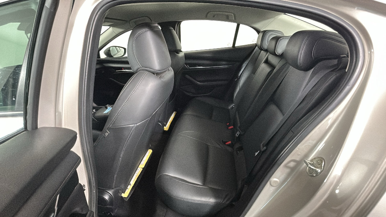 Used 2024 MAZDA MAZDA3 s FWD image 31