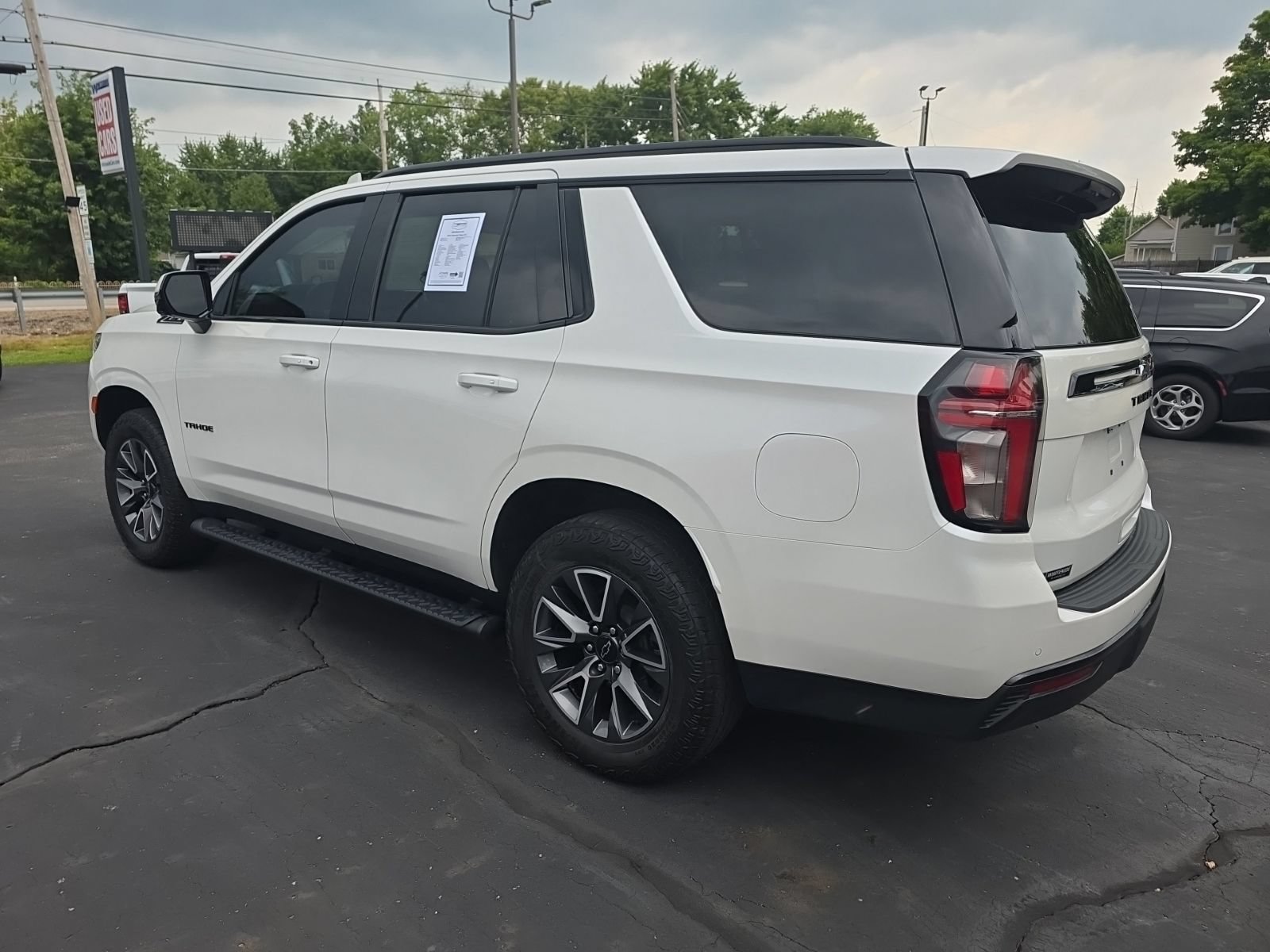 Used 2024 Chevrolet Tahoe Z71 w/ Luxury Package AWD/4WD image 10