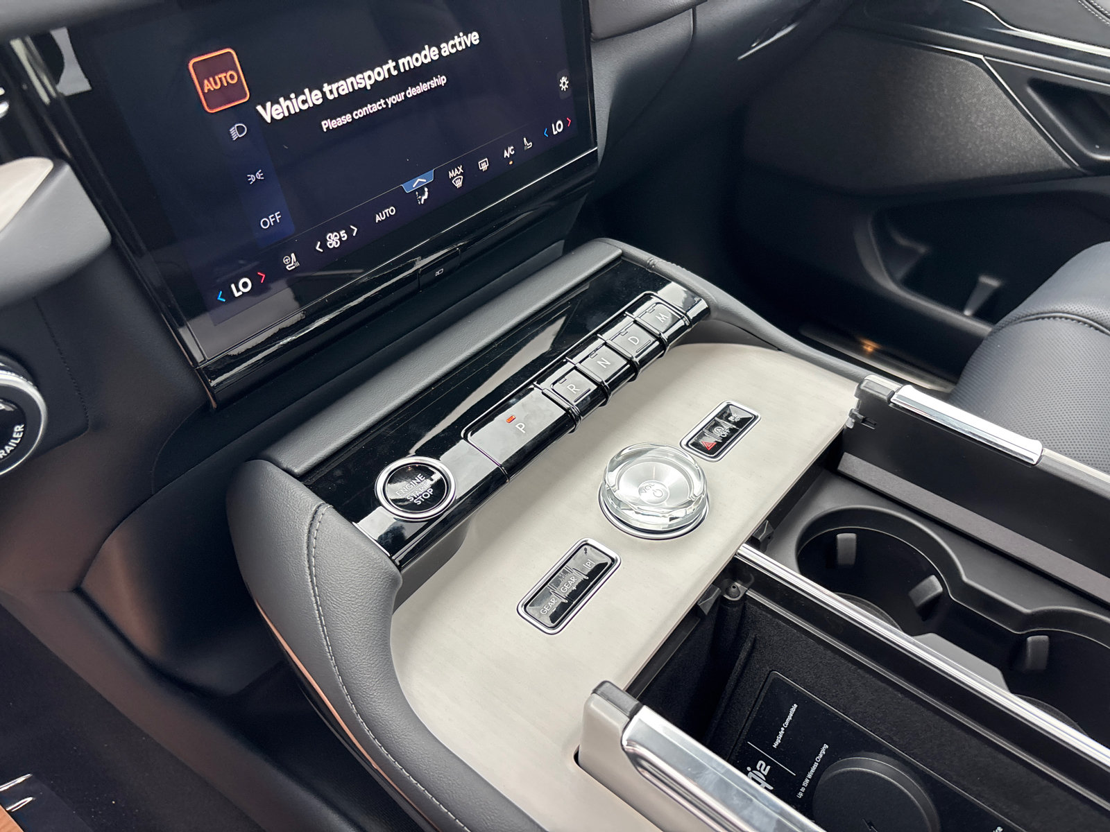 New 2027 Lincoln Navigator Reserve w/ Jet Appearance Package AWD/4WD image 22