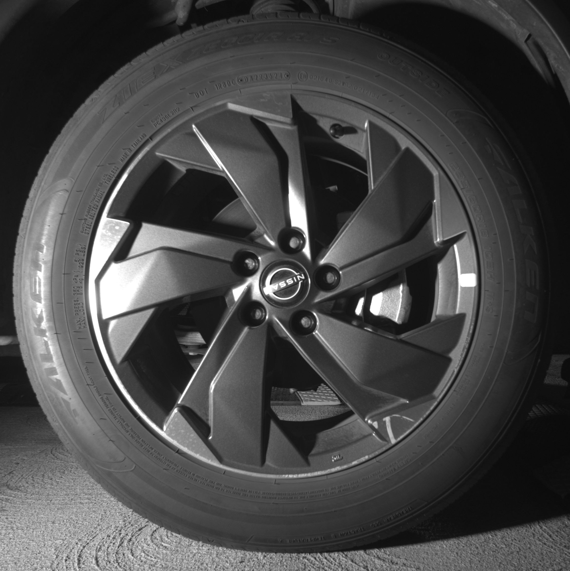 Used 2025 Nissan Rogue SV image 13