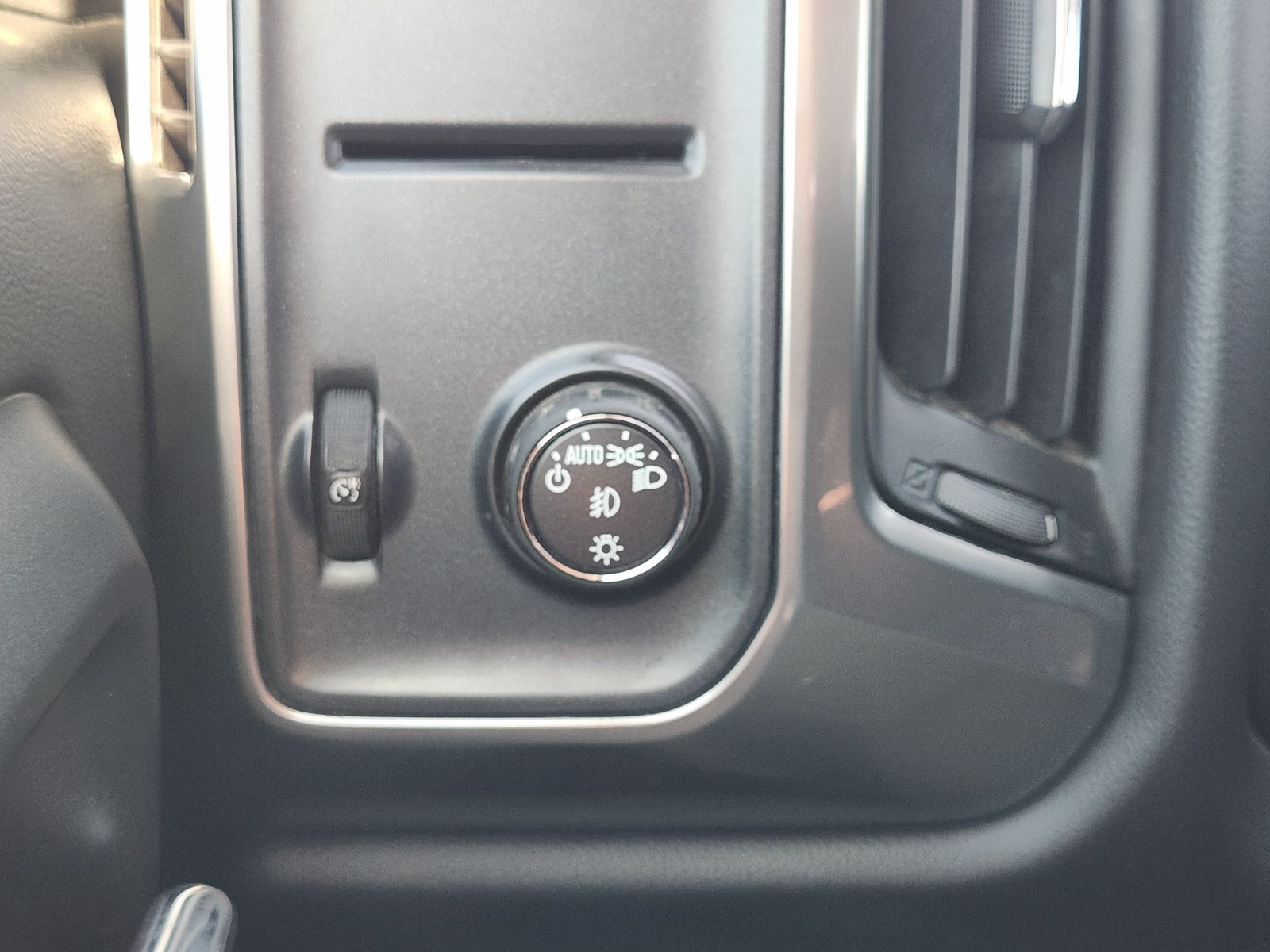 Used 2015 Chevrolet Silverado 1500 LT w/ Texas Edition, 1LT Trim RWD image 24