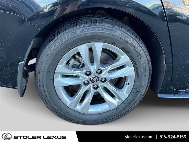 Used 2021 Toyota Sienna Limited image 9