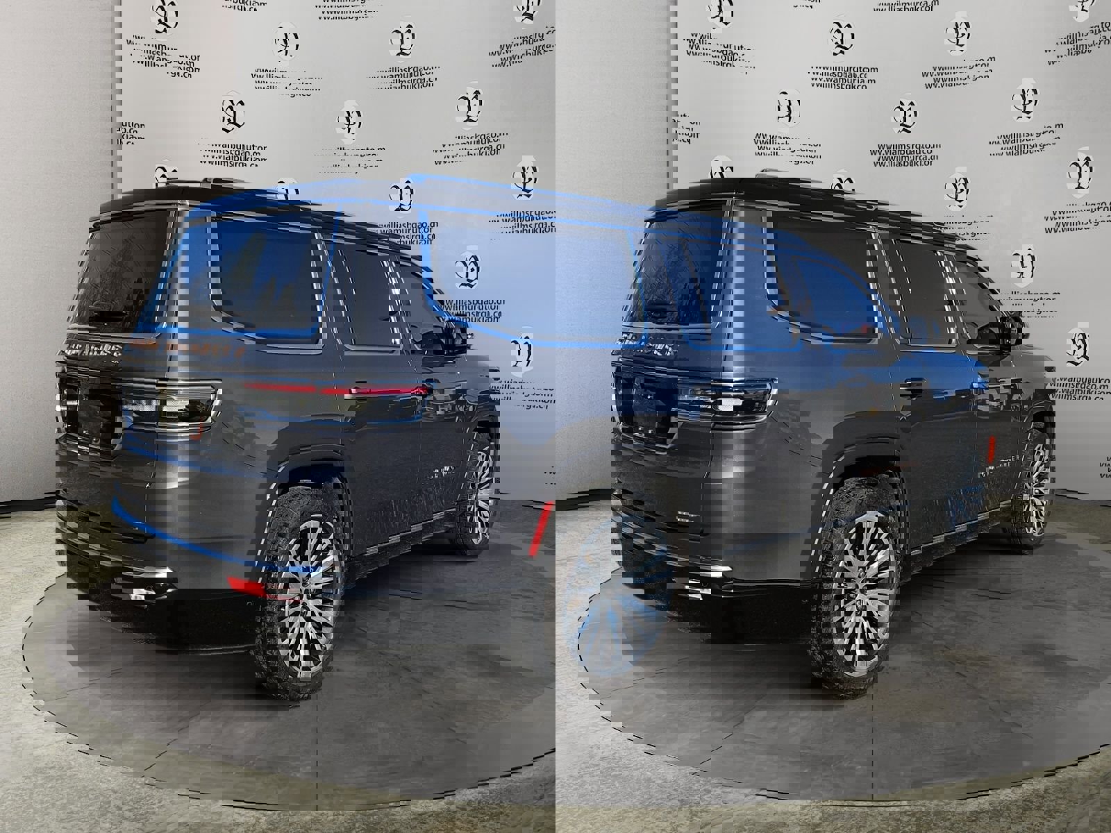 Used 2022 Jeep Grand Wagoneer Series III w/ Flexible Seating Group image 5