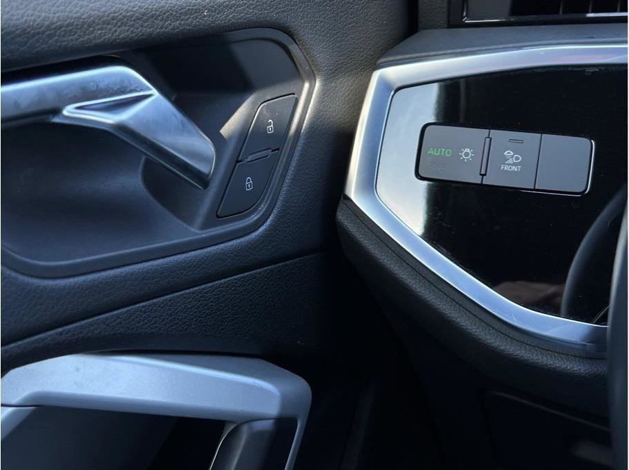 Used 2023 Audi Q3 2.0T Premium image 20