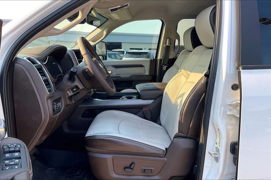 Used 2025 RAM 2500 Laramie AWD/4WD image 23