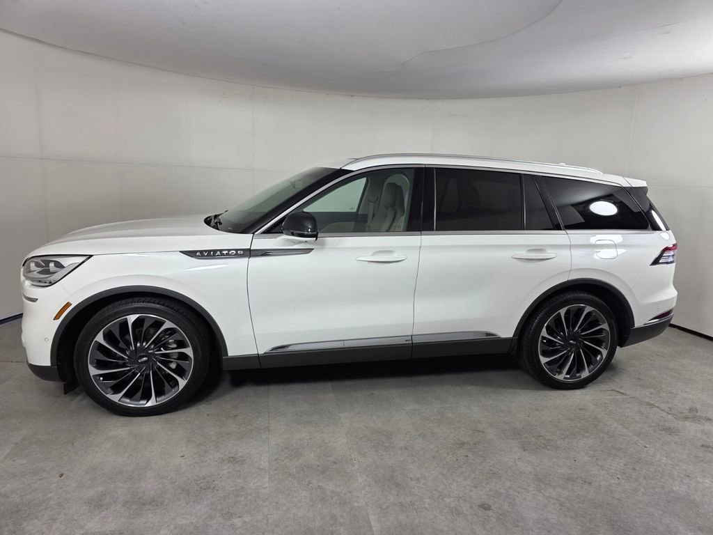 Used 2024 Lincoln Aviator Reserve w/ Equipment Group 201A image 7