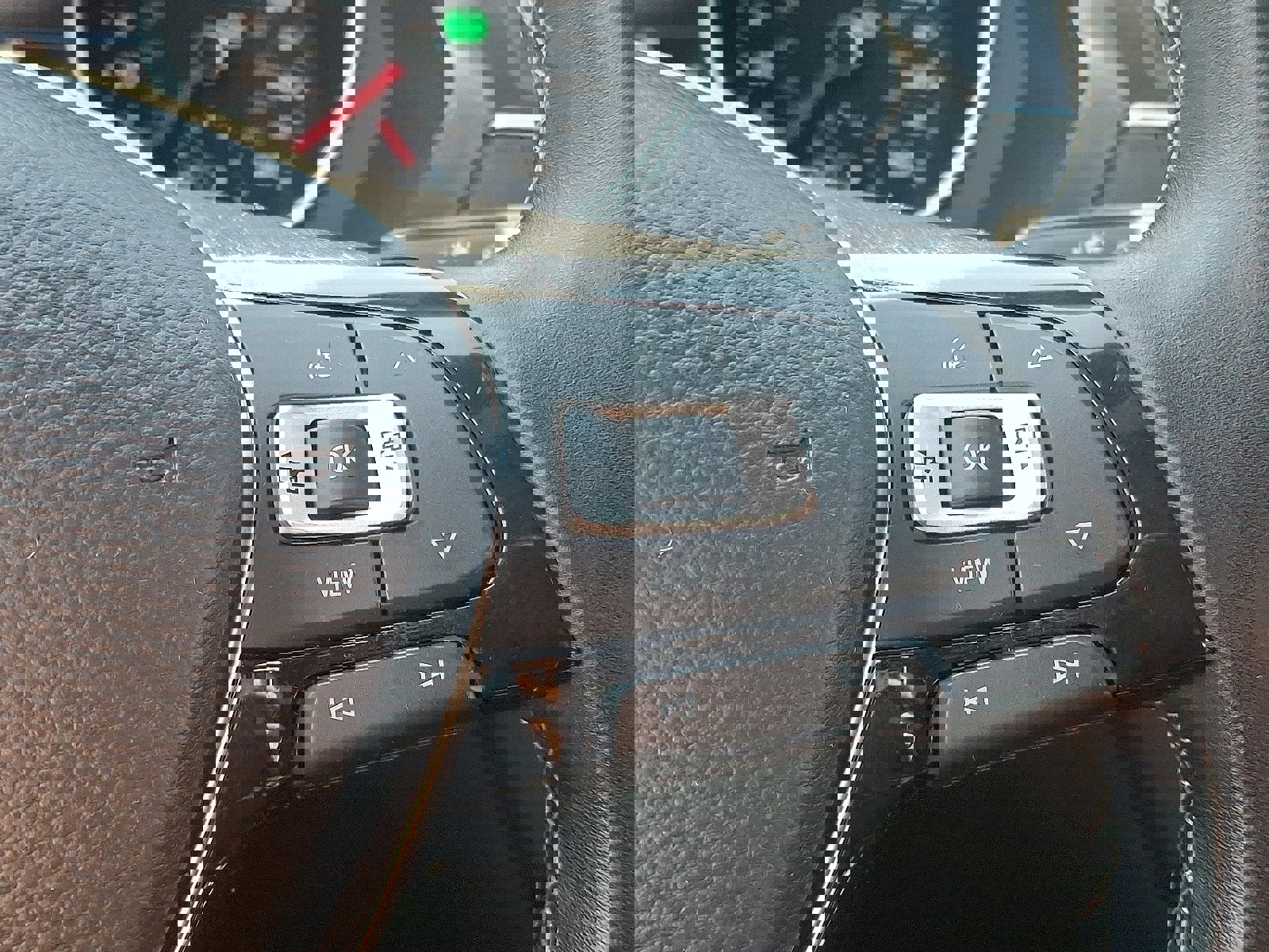 Used 2021 Volkswagen Tiguan SE R-Line image 22