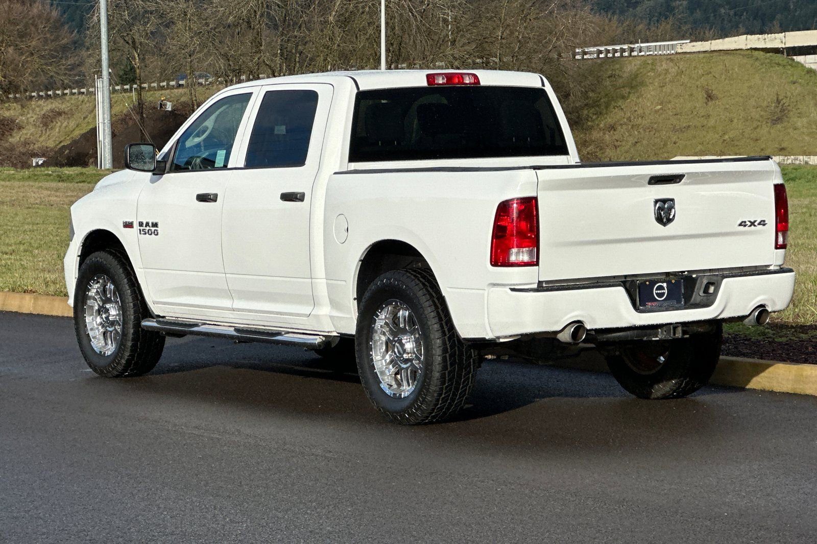 Used 2016 RAM 1500 Express AWD/4WD image 5