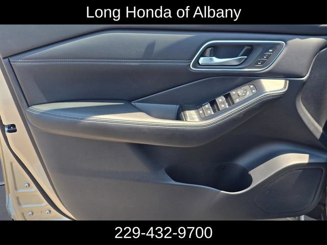 Used 2026 Nissan Rogue Platinum w/ Platinum Premium Package AWD/4WD image 12