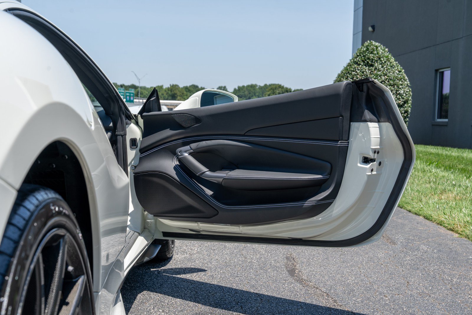 Used 2022 Ferrari F8 Tributo RWD image 50